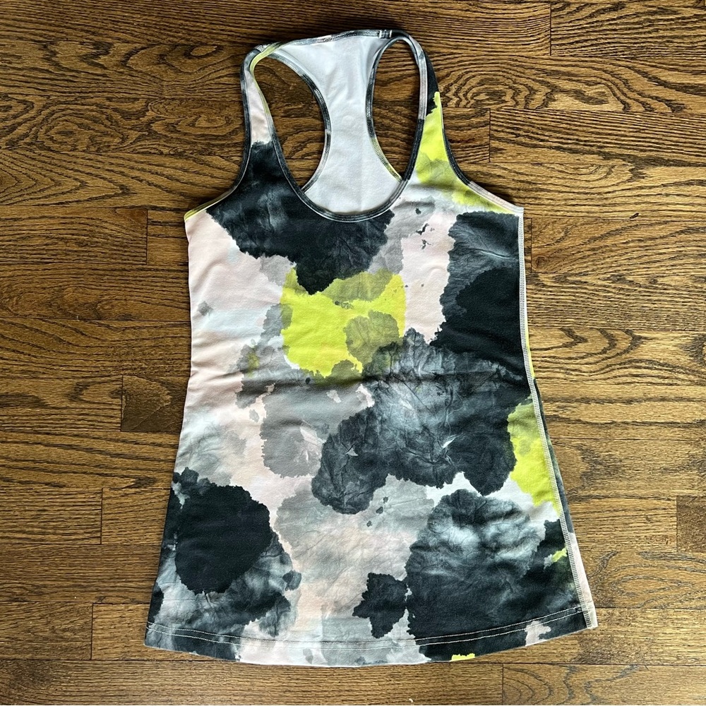 Women’s Lululemon Tank